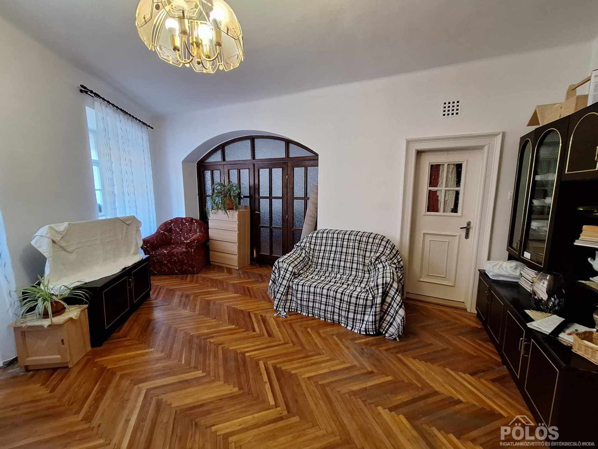 Sopronban Szt.György utcában szép állapotú 2 szobás lakás eladó