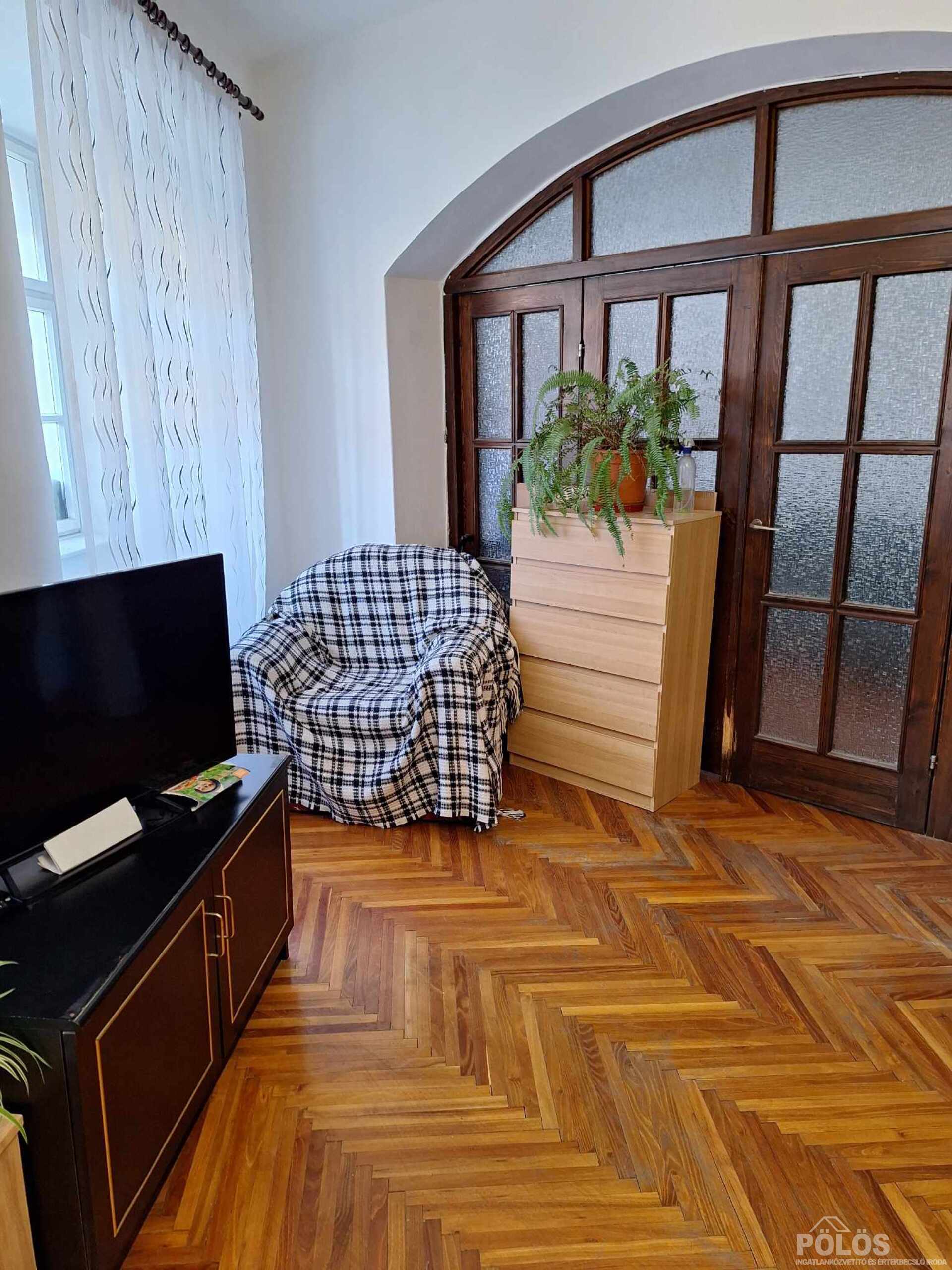 Sopronban Szt.György utcában szép állapotú 2 szobás lakás eladó