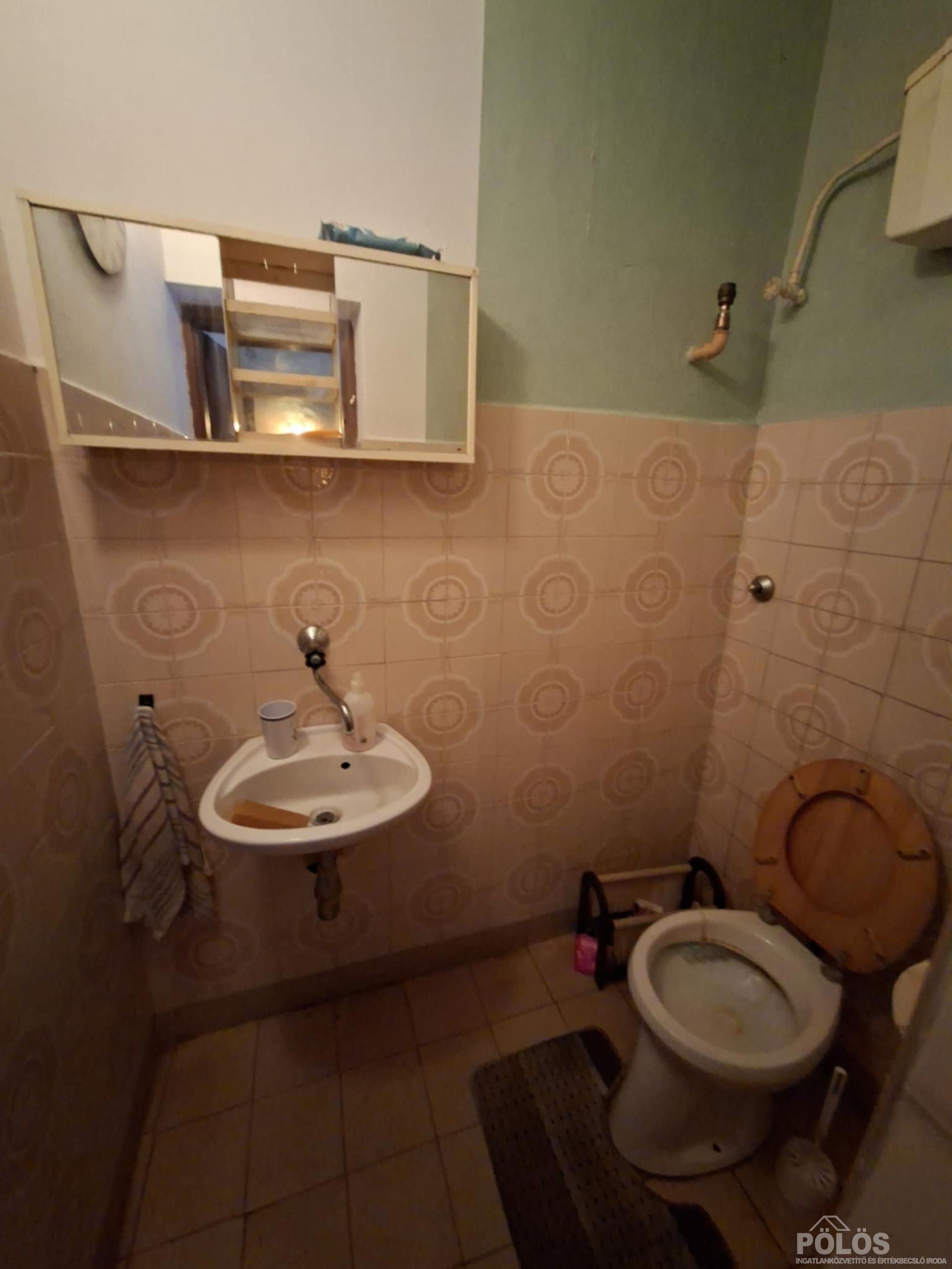 Belvároshoz közel jó állapotú önálló családi ház eladó