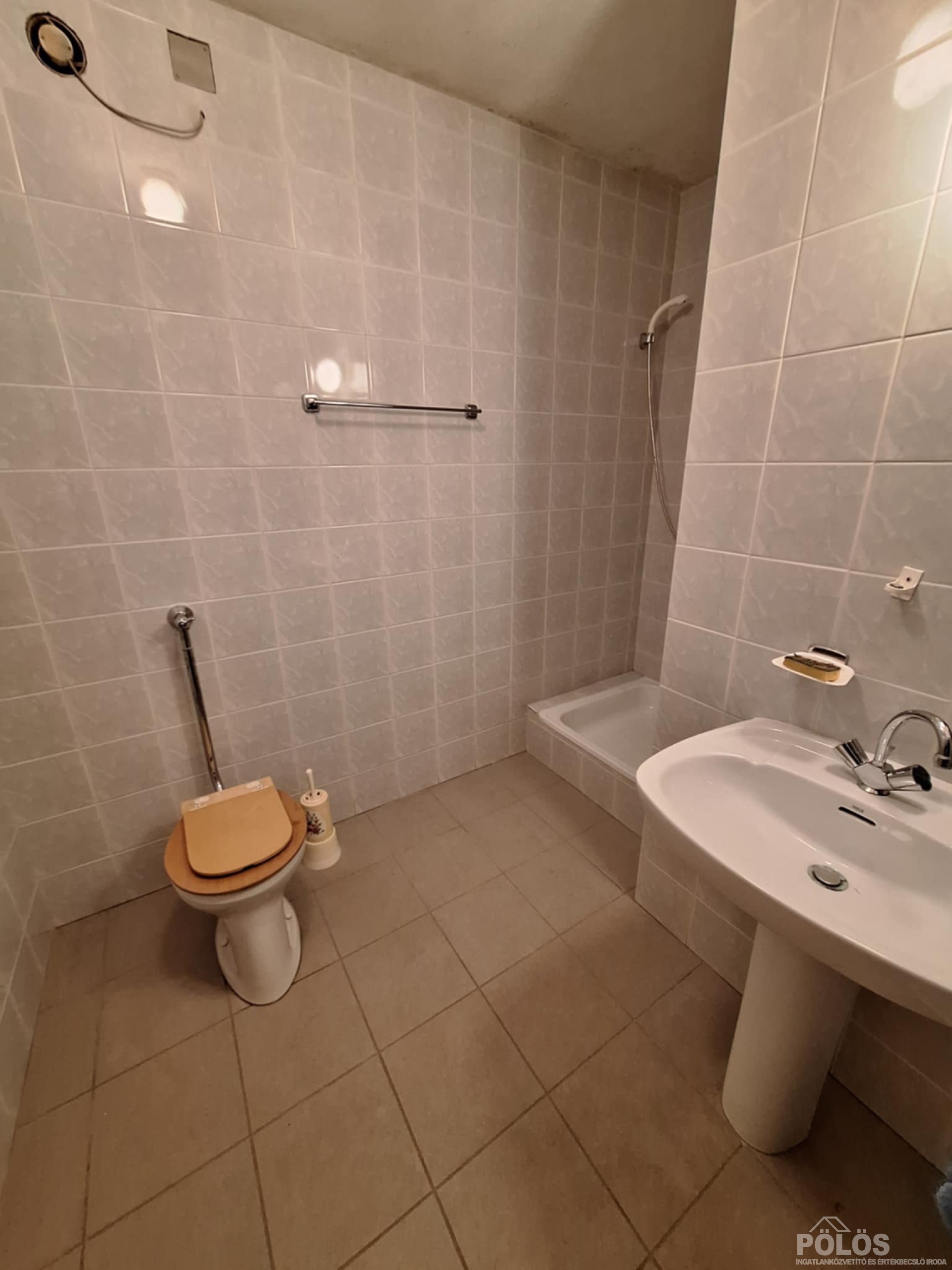 Felsőlővérekben csodálatos környezetben önálló családi ház eladó