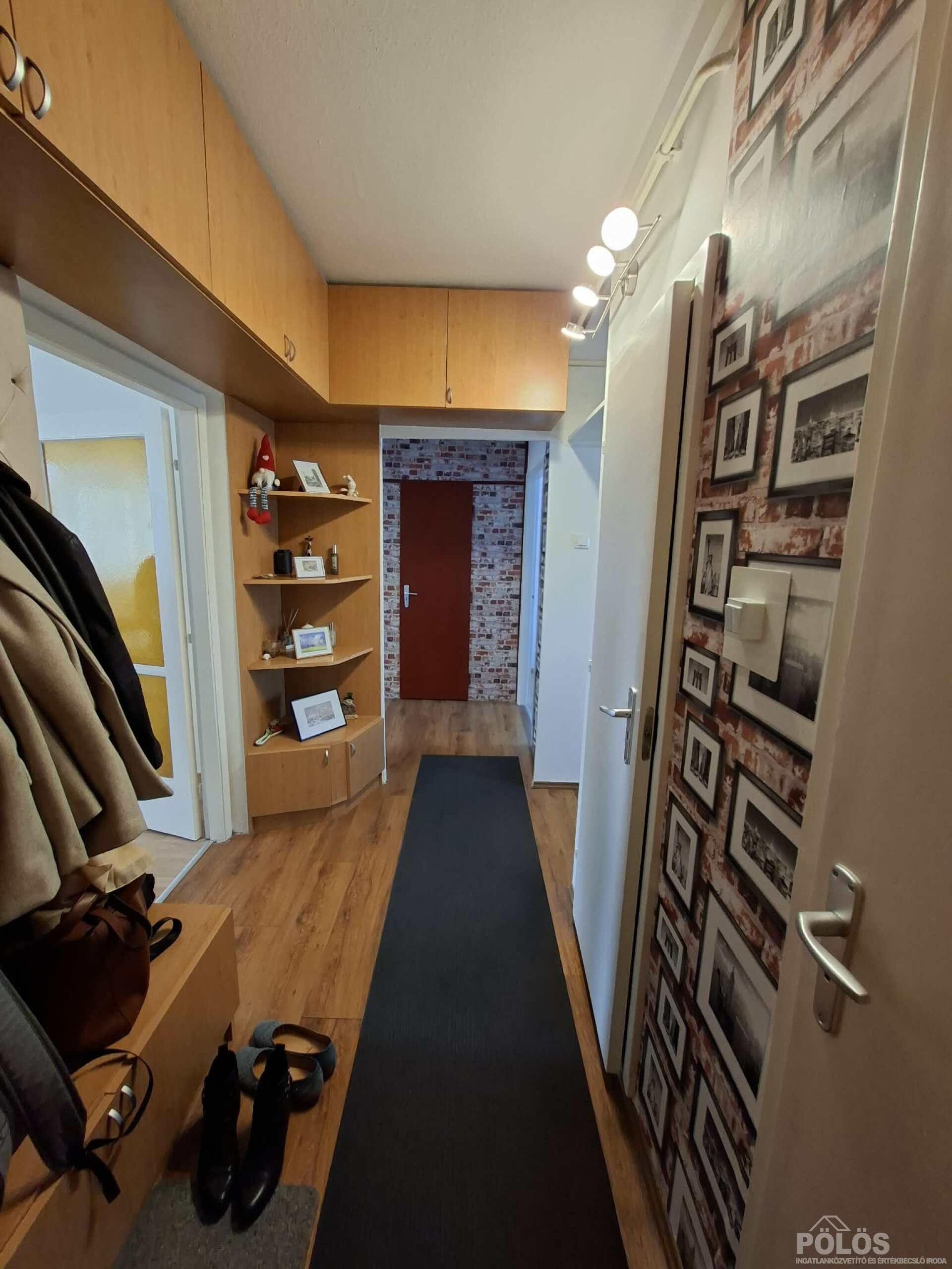 Sopronban Erzsébet kert közelében 3 szobás erkélyes lakás eladó