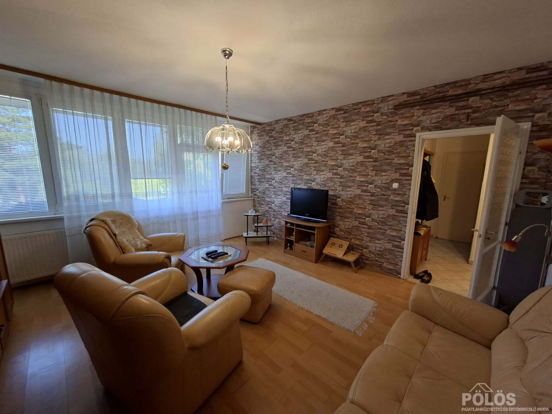 Jereván lakótelepen Fertődi építésű   I.emelet 66 m2-es erkélyes lakás eladó