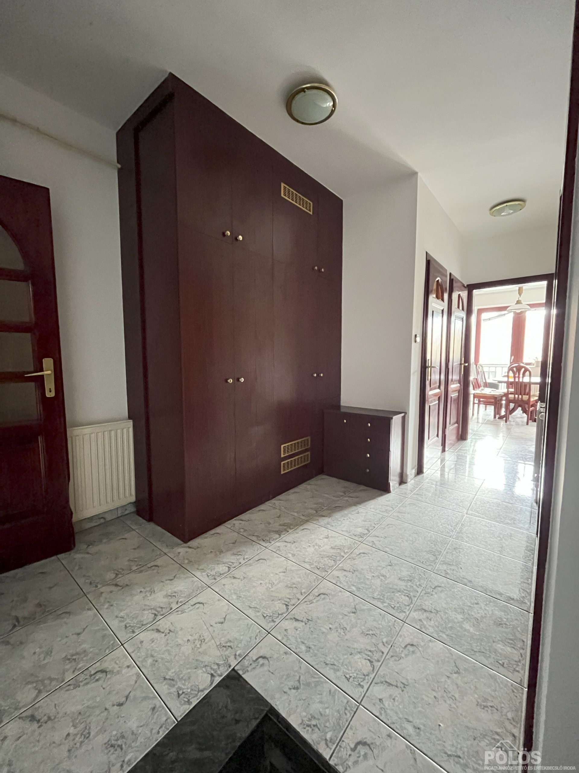 Sopronban belvároshoz közel 144 m2-es szép állapotú lakás garázzsal kertrésszel eladó!