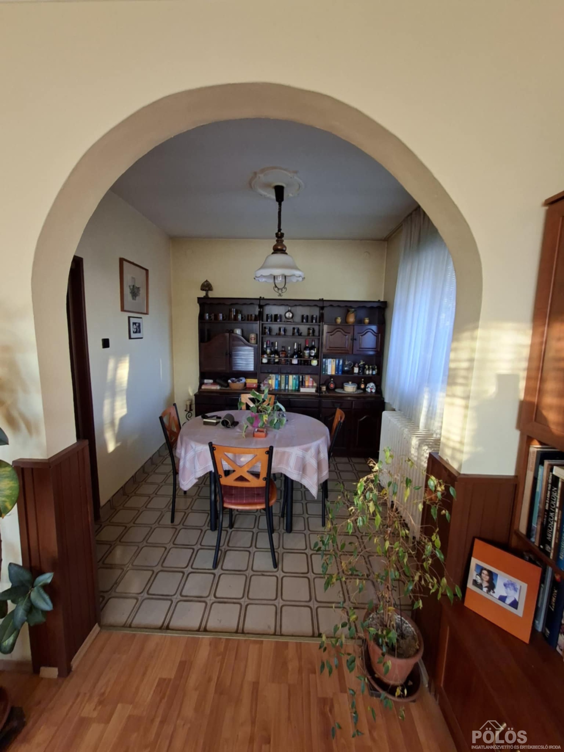 Belvároshoz közel jó állapotú önálló családi ház eladó