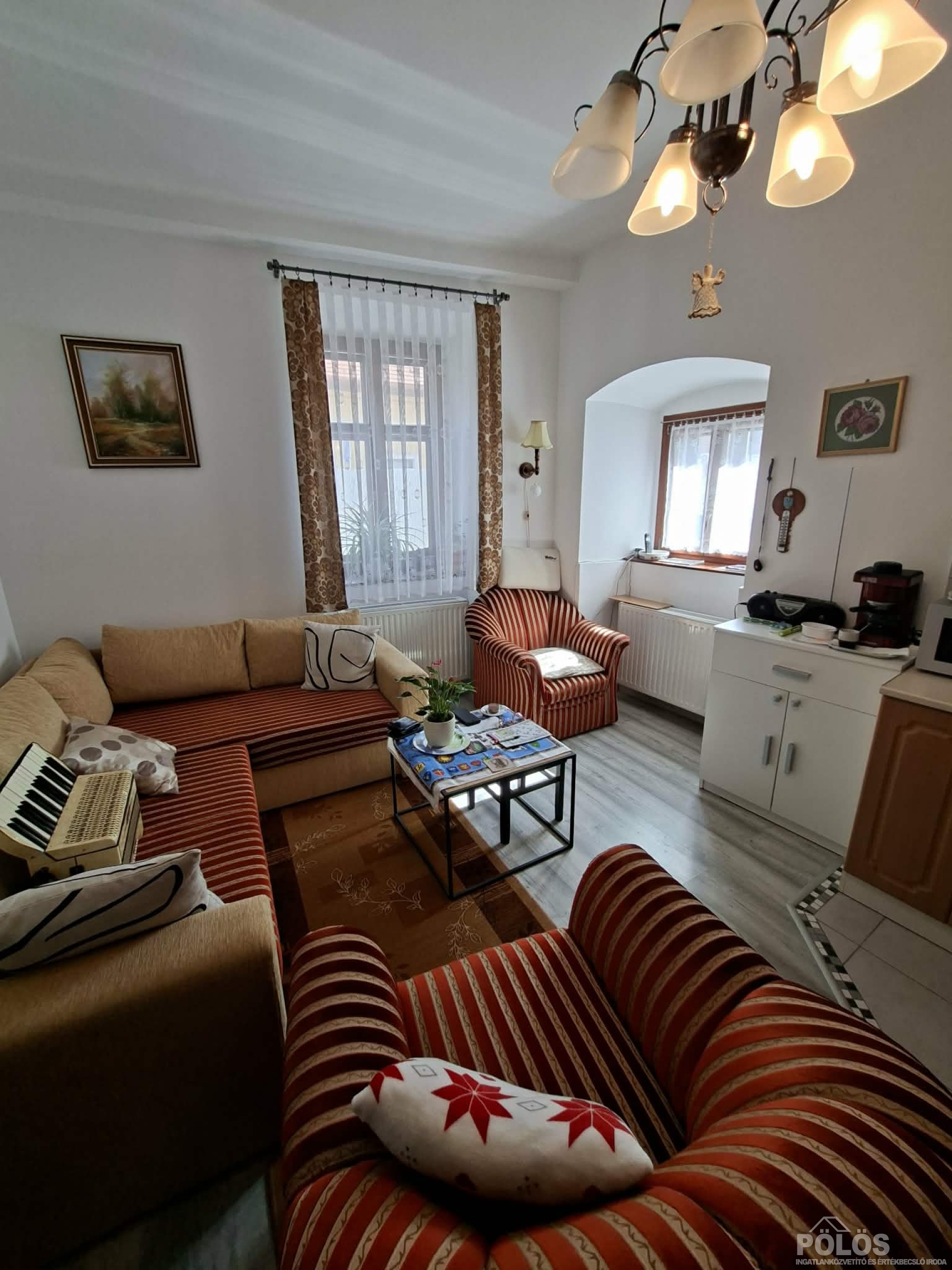 Sopronban Belváros szélén hangulatos felújított lakás eladó