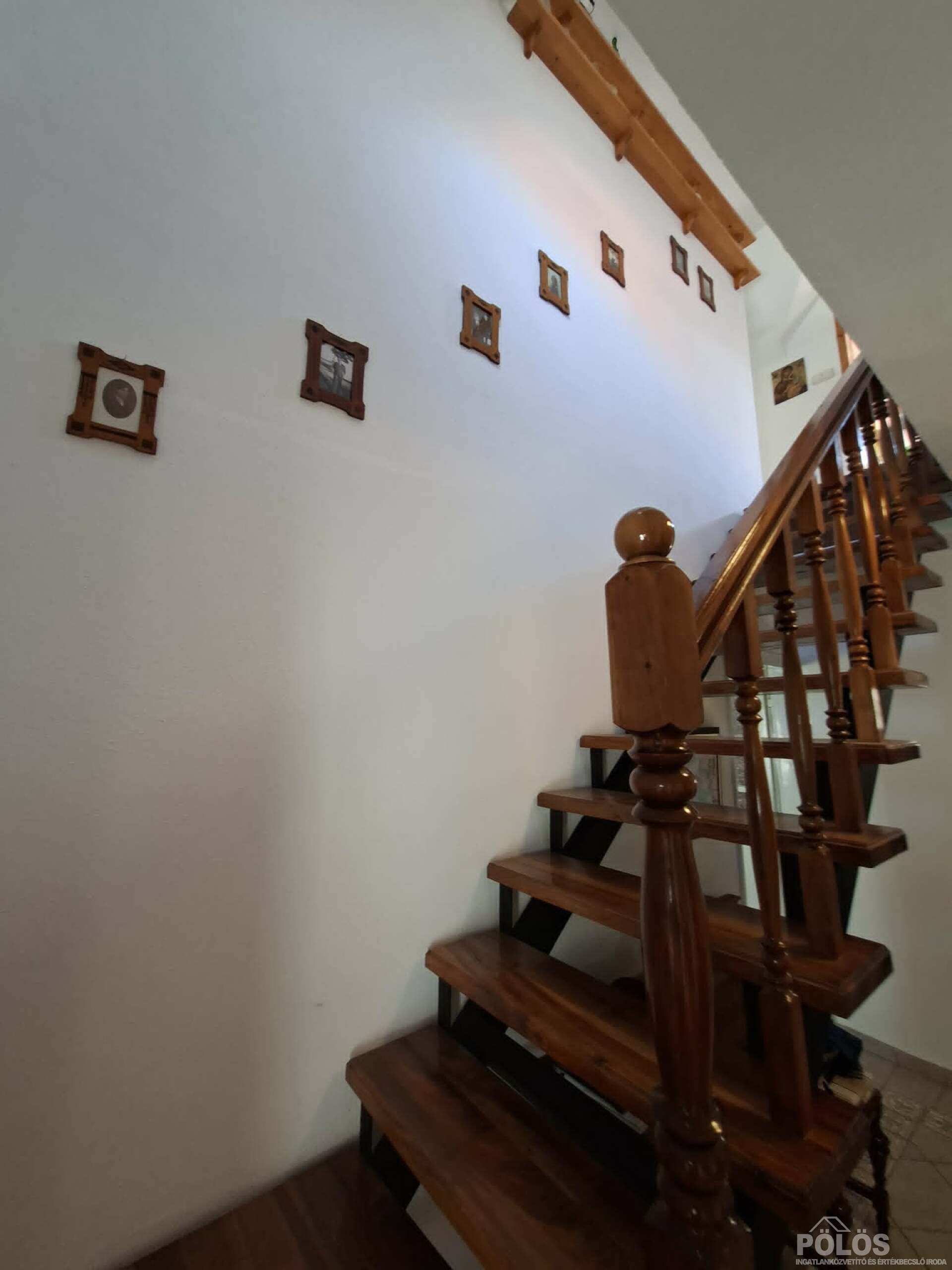 Fertőrákoson központi helyen sok lehetőséget rejtő ingatlan eladó