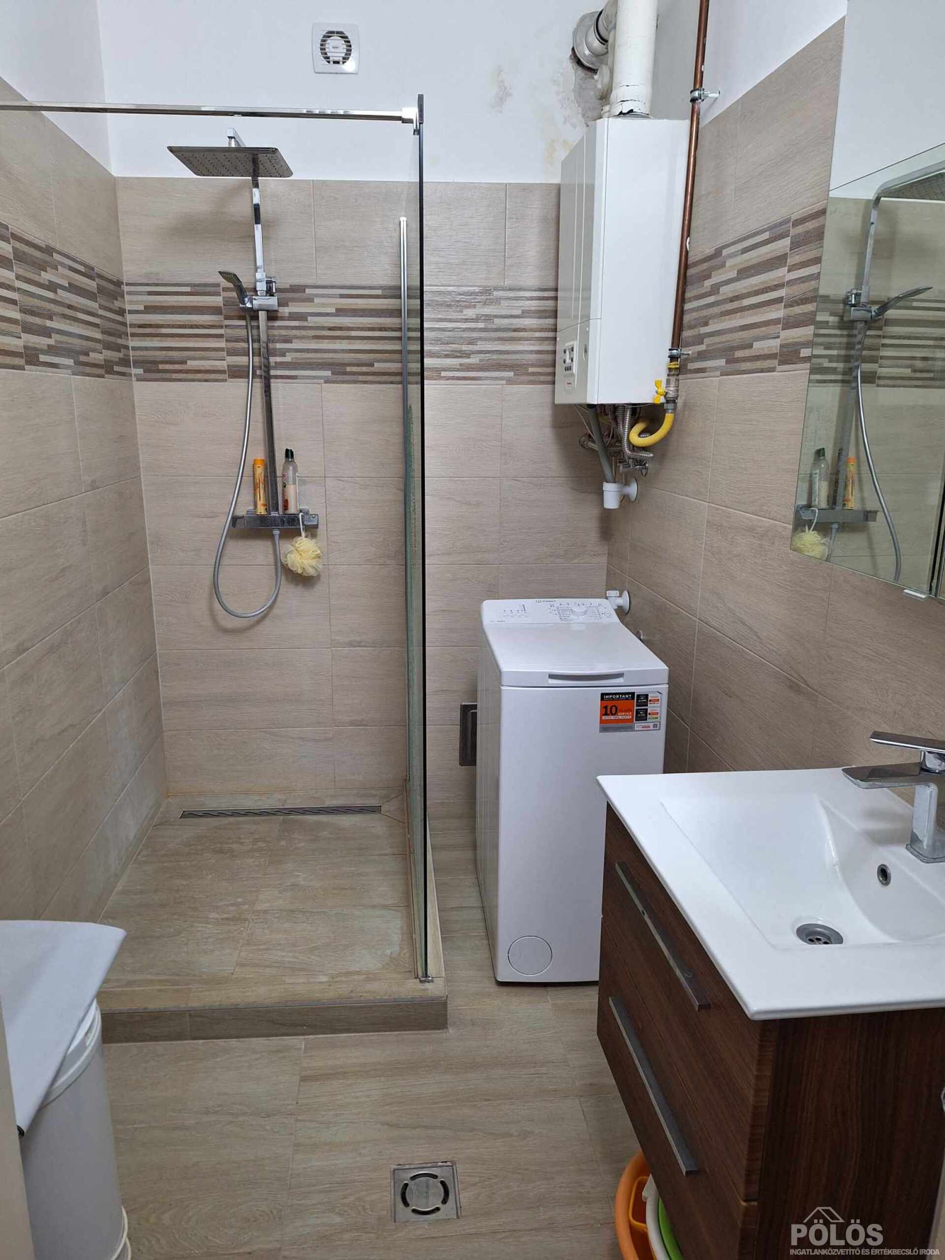 Sopronban Szt.György utcában szép állapotú 2 szobás lakás eladó