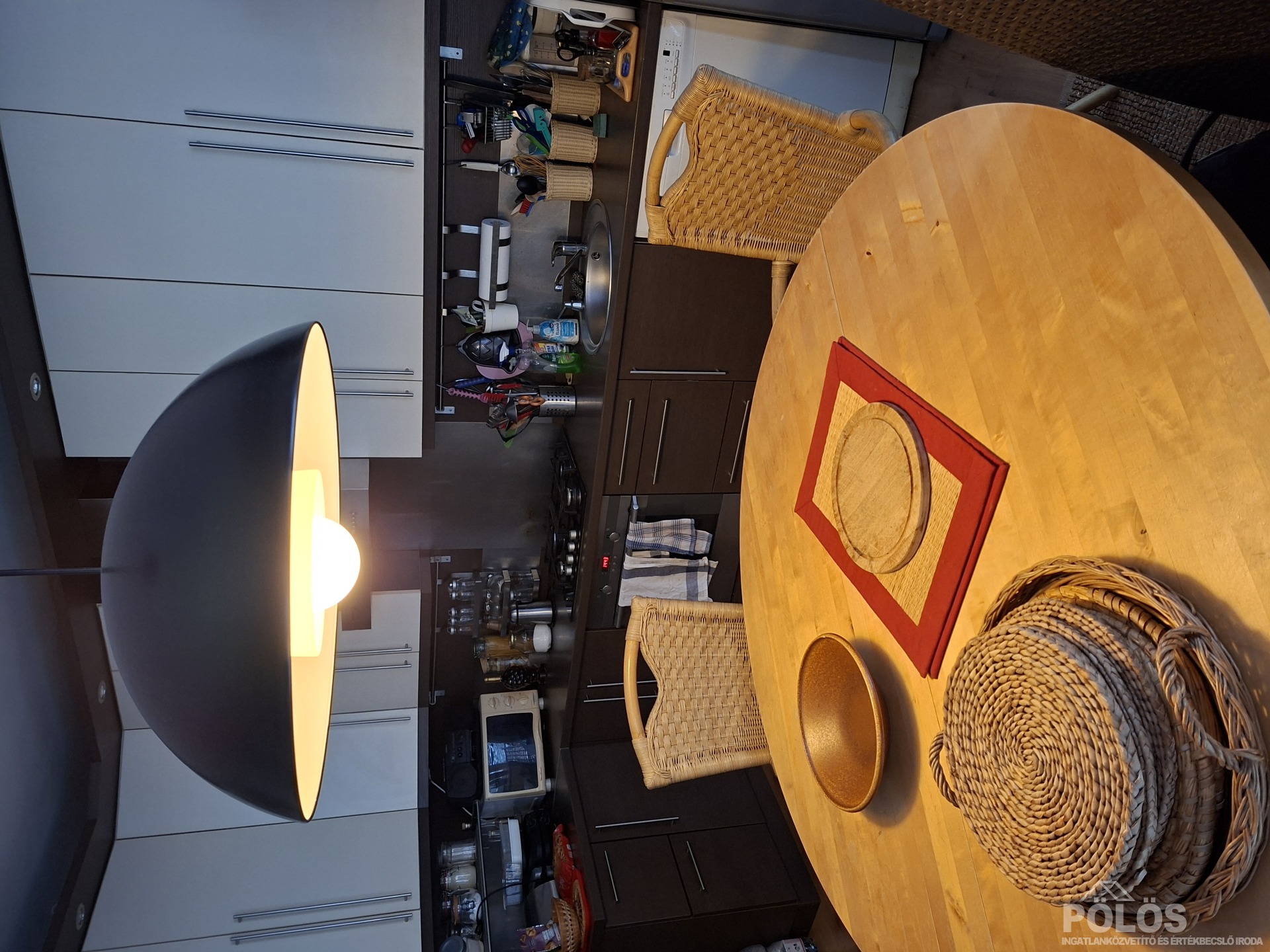 Sopronban csendes családi házas övezetben hangulatos lakás eladó