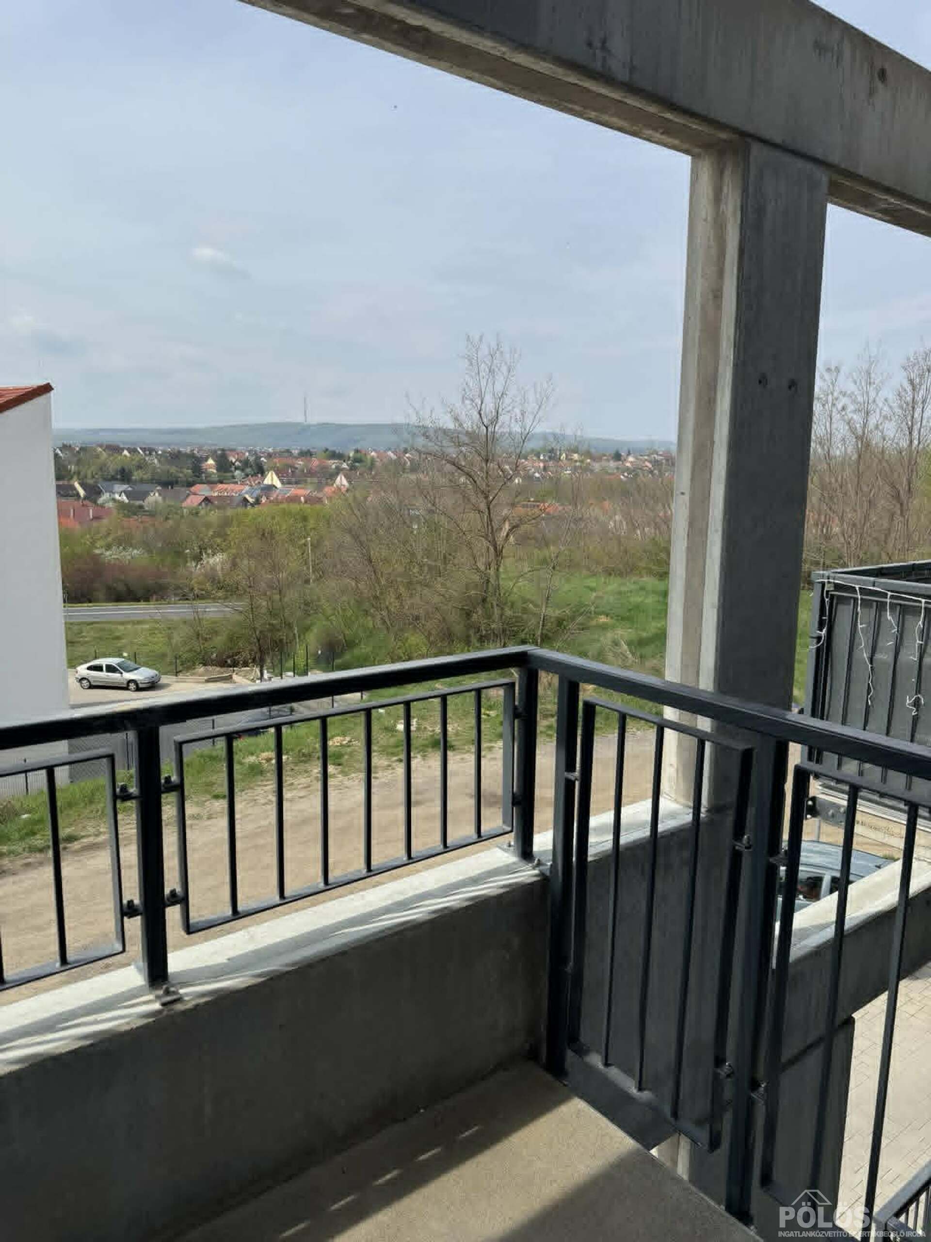 Pihenőkereszten igényes garzonlakás eladó