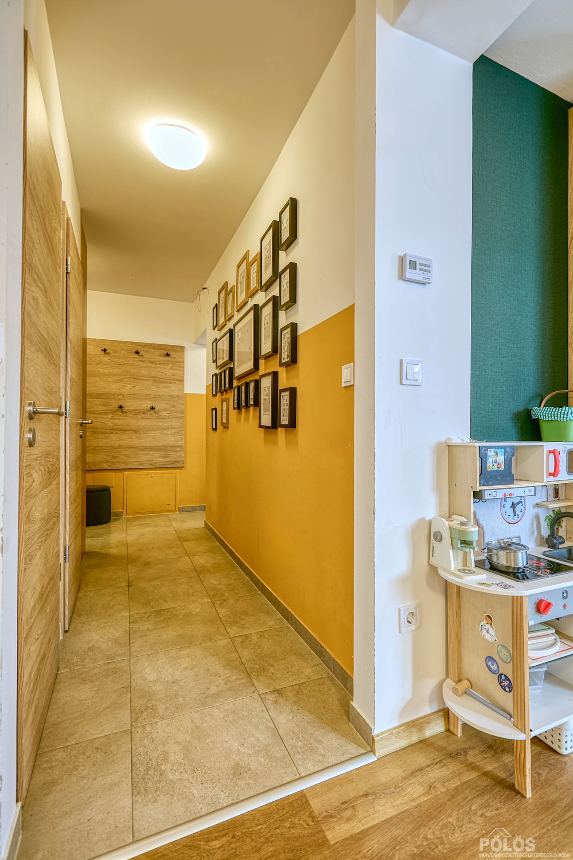 Sopronban Egeredi dombon igényes kialakítású kertkapcsolatos lakás eladó