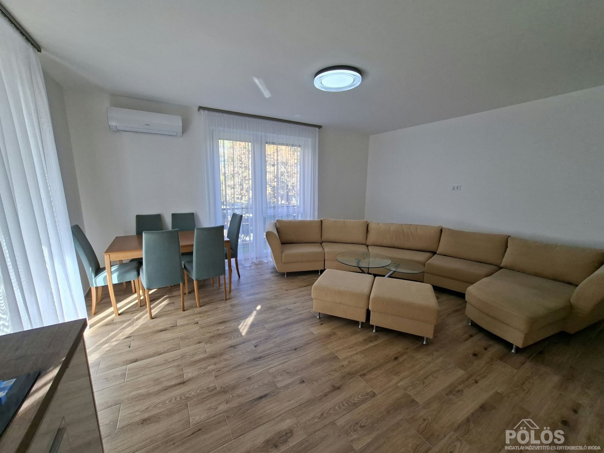 Ibolya úton Lővérek szélén új építésű társasházban igényes bútorozott  lakás ,garázzsal,gk.beállóval kiadó kiadó