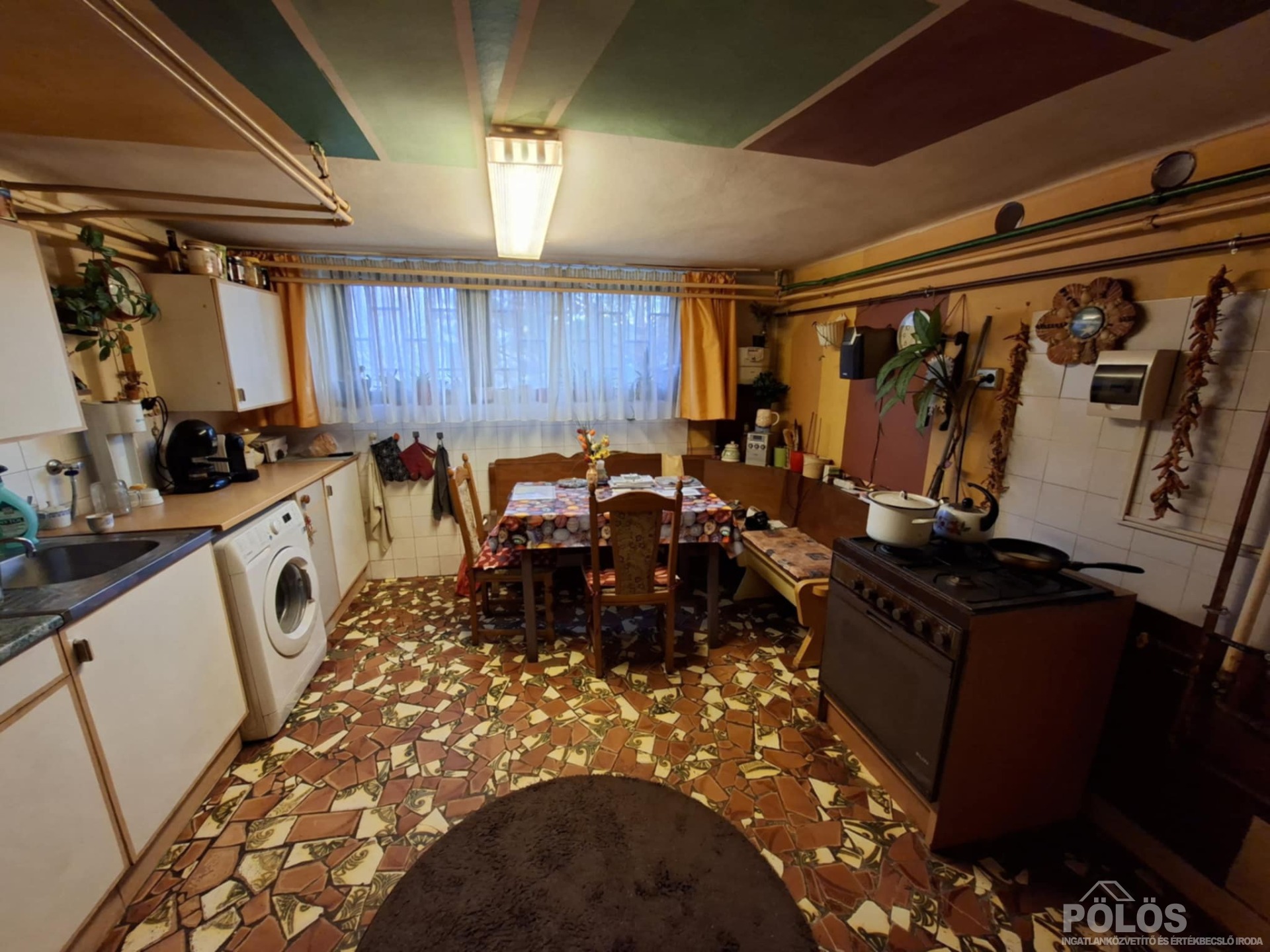 Belvároshoz közel jó állapotú önálló családi ház eladó