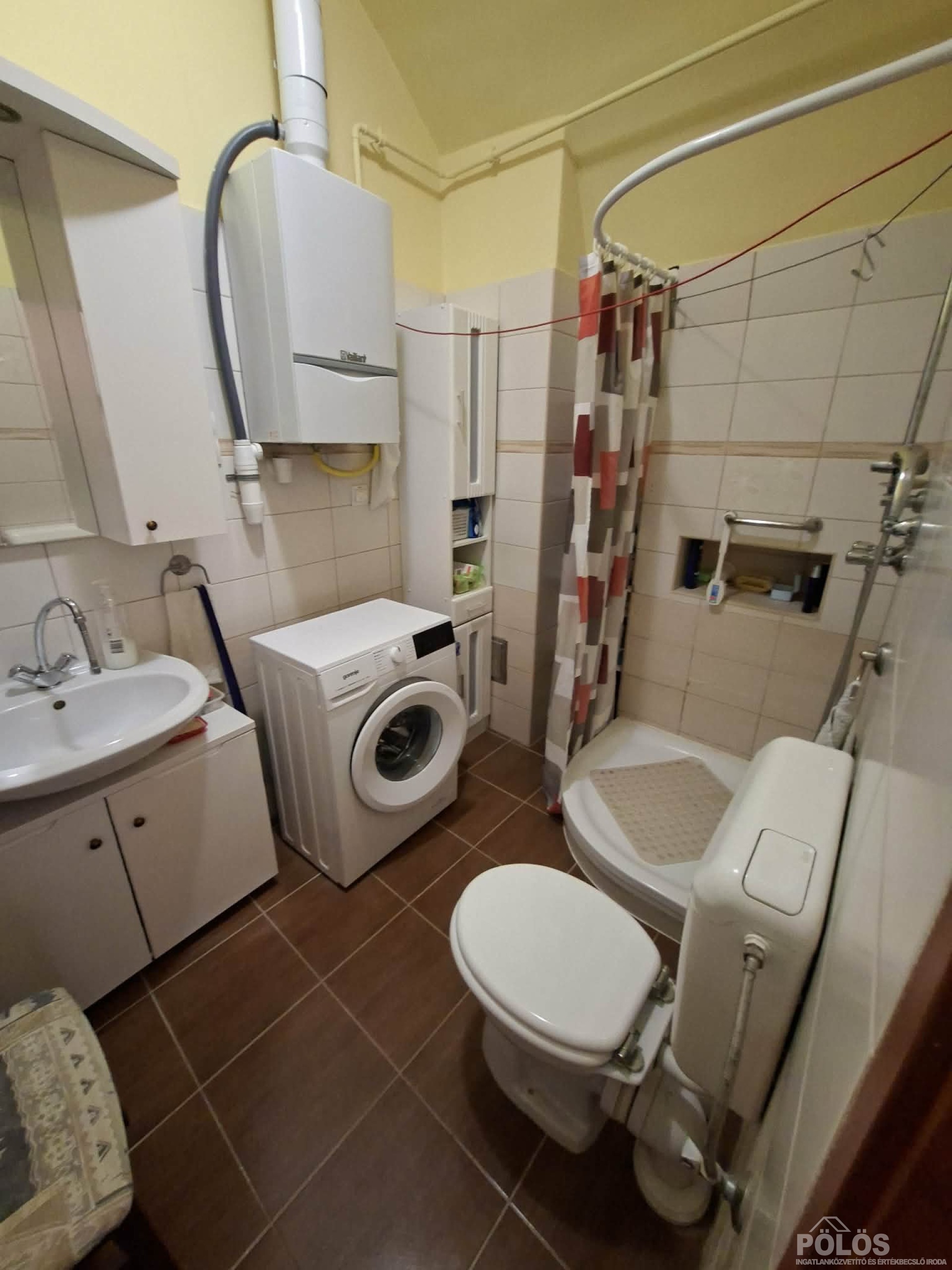 Sopronban Belváros szélén hangulatos felújított lakás eladó