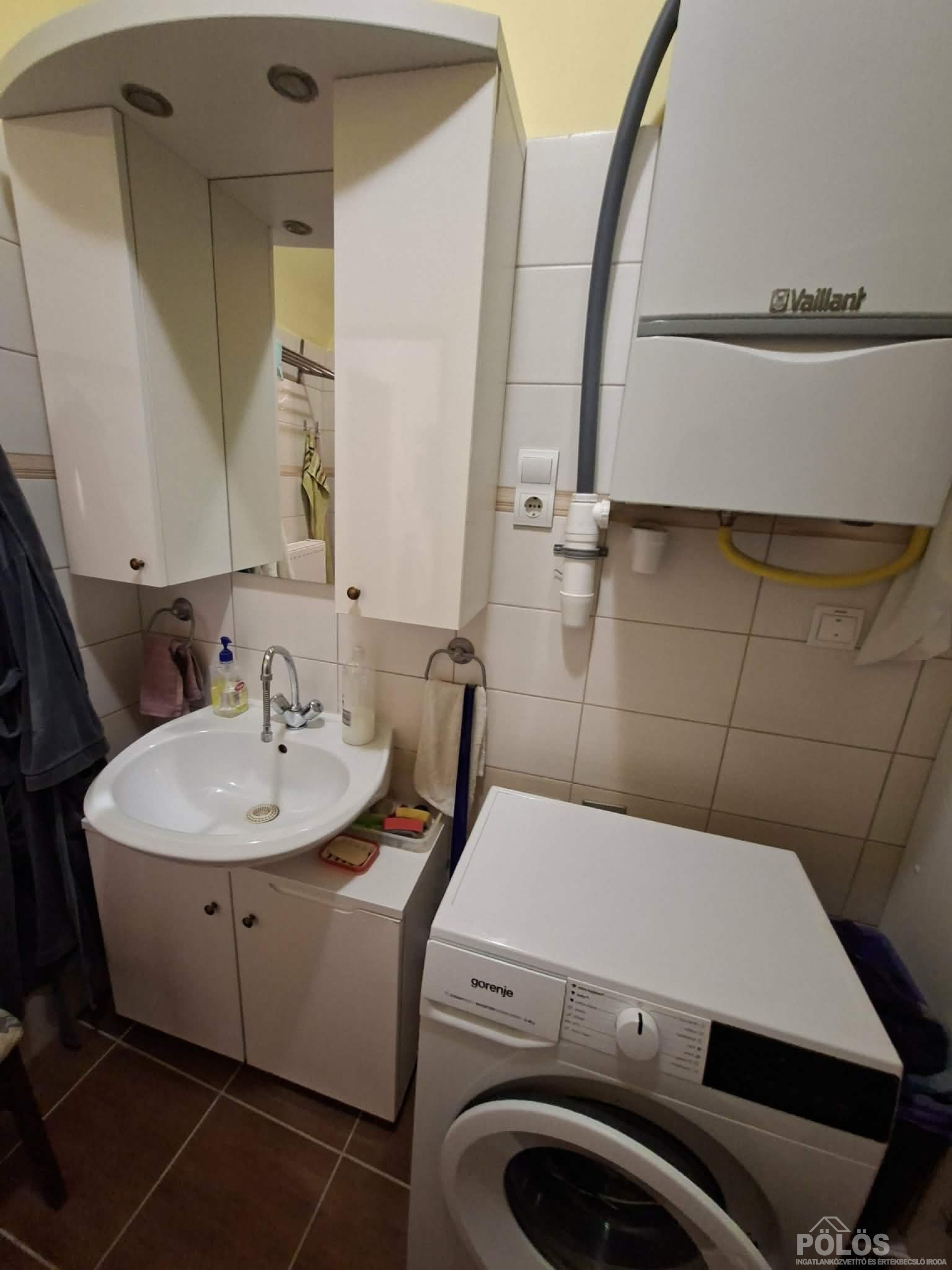 Sopronban Belváros szélén hangulatos felújított lakás eladó