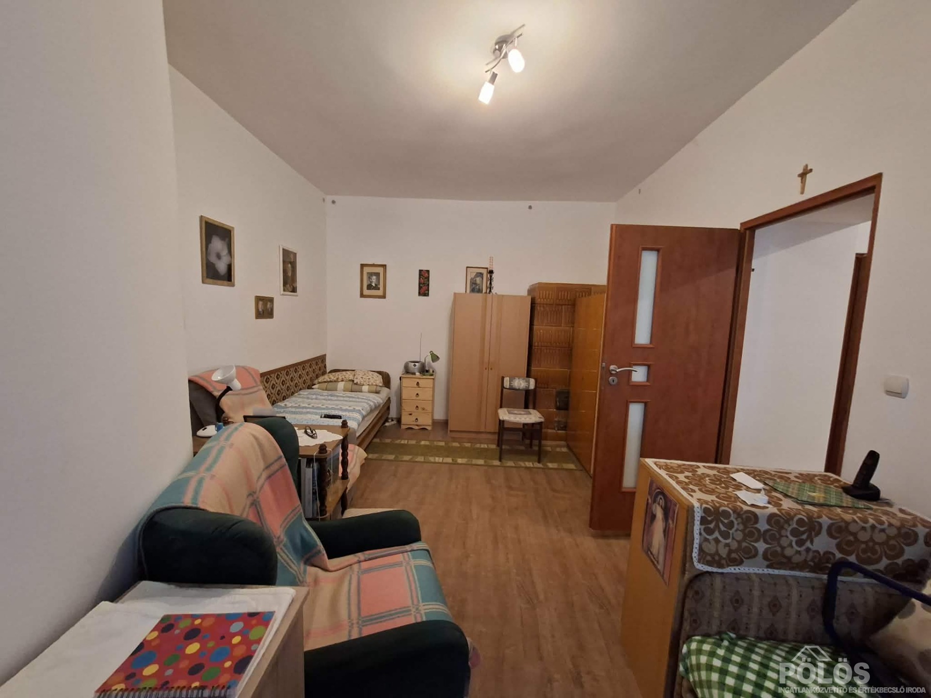 Sopronban Belváros szélén hangulatos felújított lakás eladó