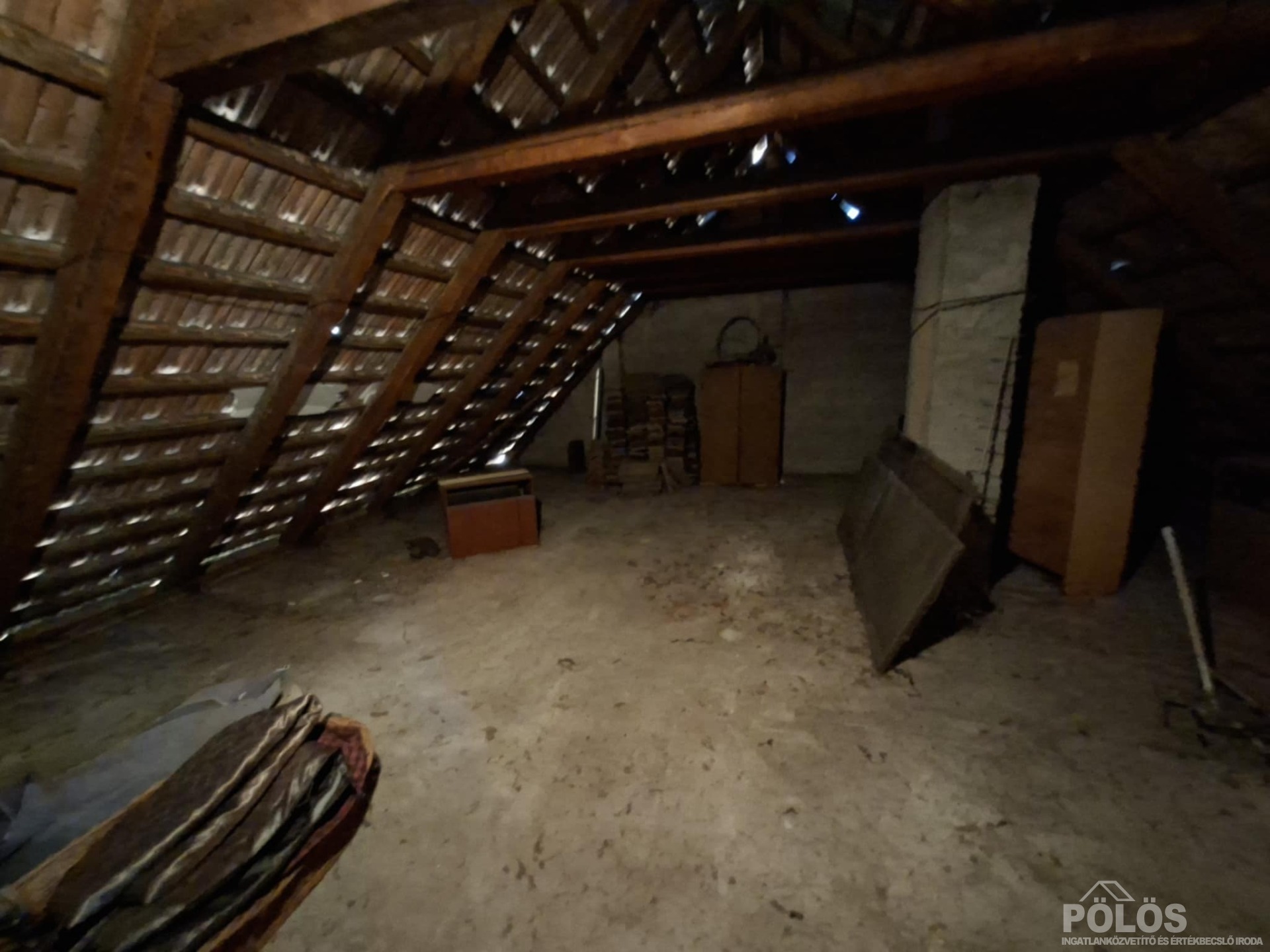 Belvároshoz közel jó állapotú önálló családi ház eladó