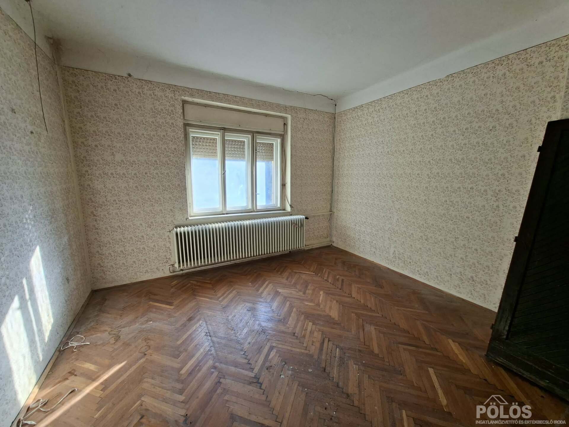 Fertőrákoson csendes helyen felújításra szoruló ház eladó