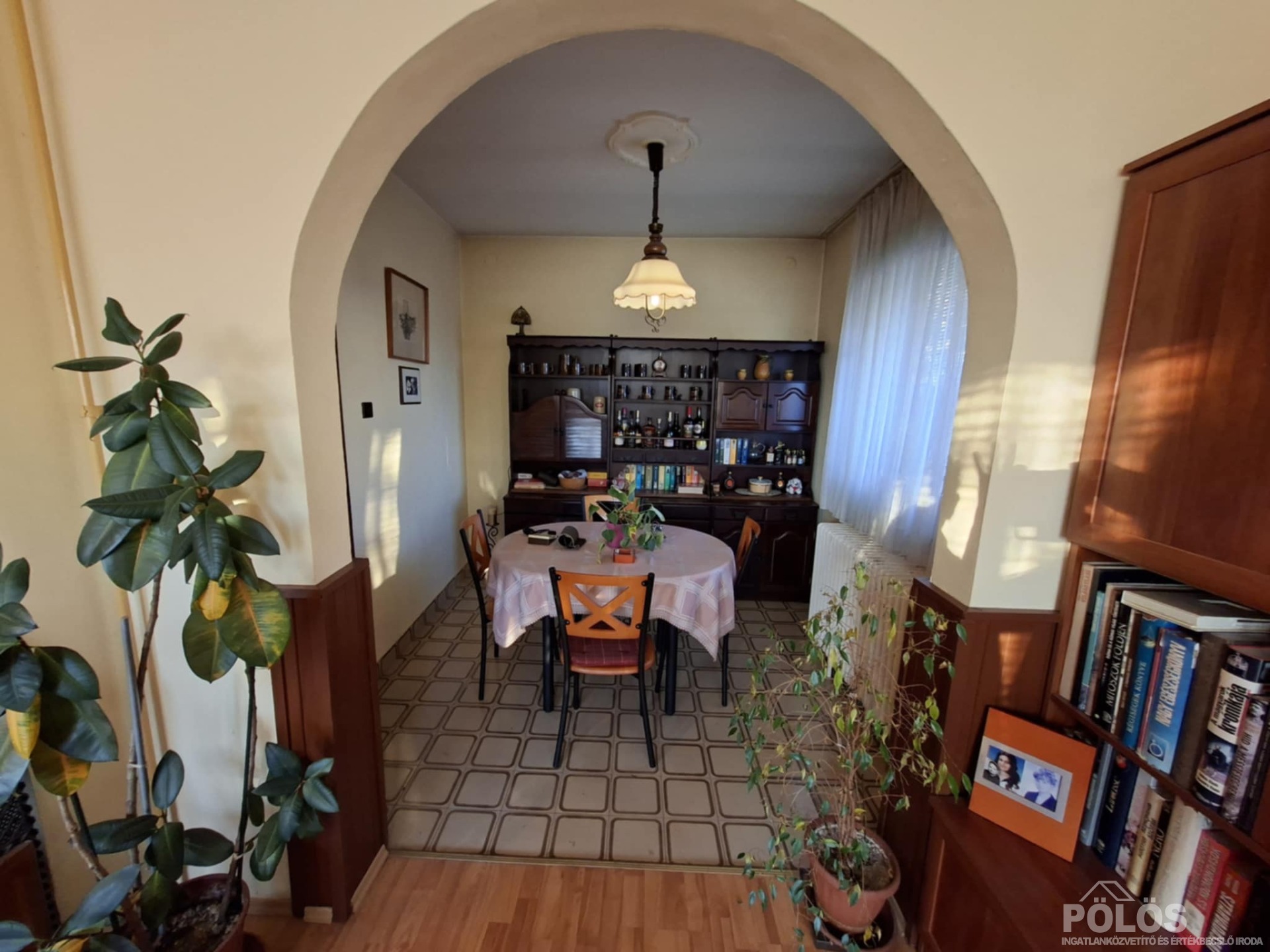 Belvároshoz közel jó állapotú önálló családi ház eladó