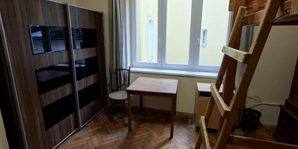 Sopronban belvárosban hangulatos garzon kiadó