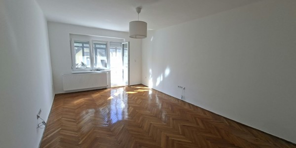 Alsólővérekben szép állapotú 54 m2-es erkélyes lakás eladó