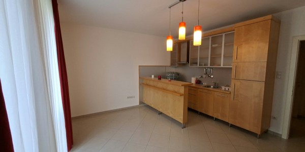 Aranyhegyen I.em 34 m2-es szép állapotú garzon kiadó