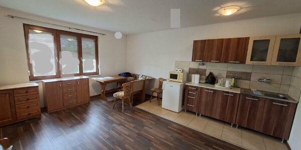 Belvároshoz közel  I.em 38 m2-es azonnal költözhető lakás eladó