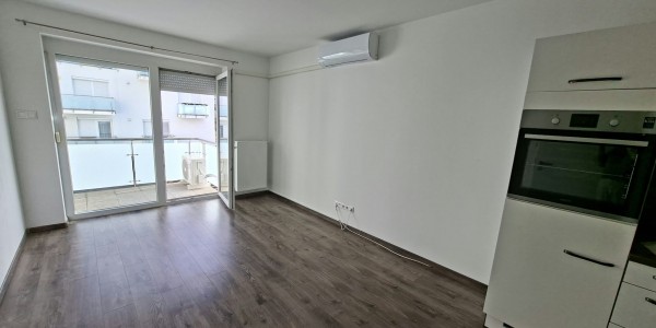 Aranyhegyen liftes házban I.em 45 m2-es erkélyes  lakás kiadó